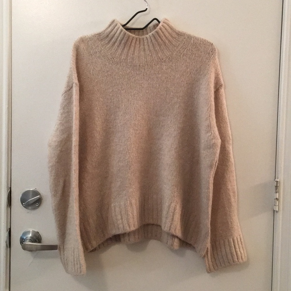 H&M Light Pink Turtleneck Sweater